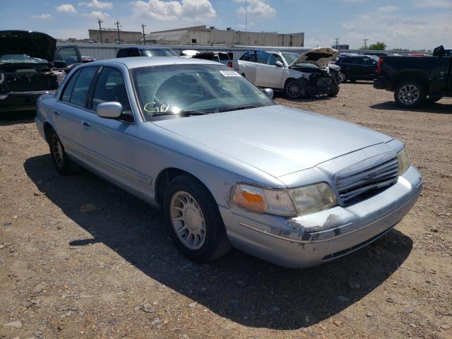 FORD CROWN VICT 2001 with VIN 2FAFP74W01X141978 - Photo from auction