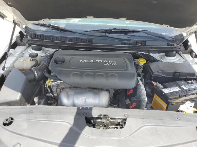 Photo 7 from auction – 2015 CHRYSLER 200 LIMITE with VIN 1C3CCCAB8FN704999