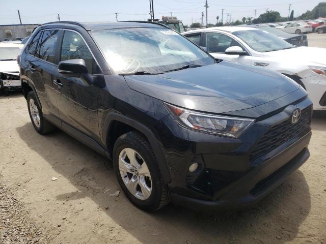 TOYOTA RAV4 XLE 2019 with VIN JTMW1RFV2KD504317 - Photo from auction