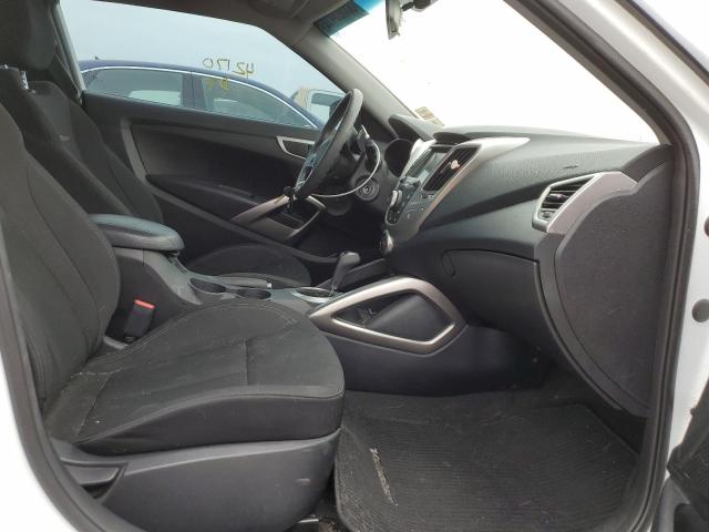 Photo 5 from auction – 2016 HYUNDAI VELOSTER with VIN KMHTC6AD3GU266006