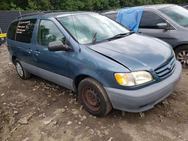 TOYOTA SIENNA LE 2002 with VIN 4T3ZF13C22U505893 - Photo from auction