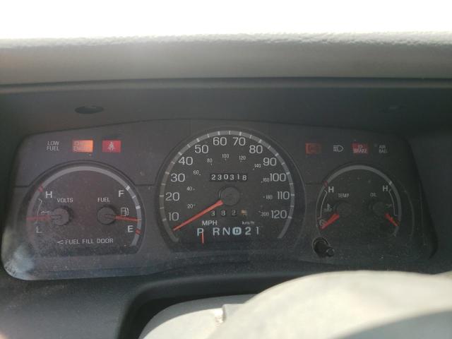 Foto 8 de la subasta – 2003 FORD CROWN VICT con VIN 2FAFP74W93X136703