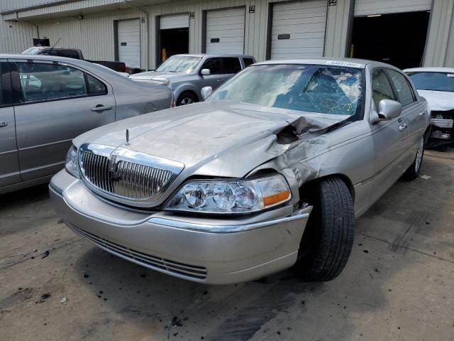 Photo 9 from auction – 2004 LINCOLN TOWN CAR E with VIN 1LNHM81WX4Y632869
