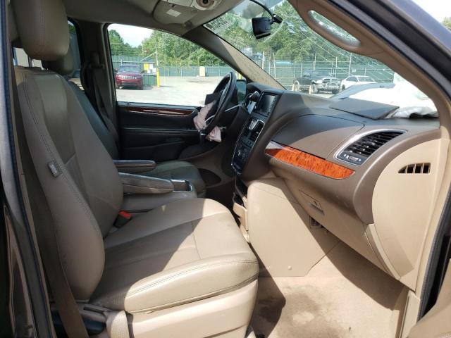 Photo 5 from auction – 2016 CHRYSLER TOWN & COU with VIN 2C4RC1BG3GR293715