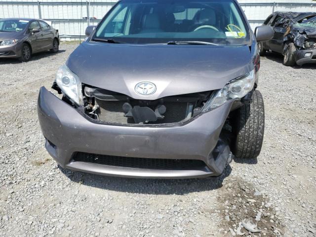 Photo 9 from auction – 2012 TOYOTA SIENNA XLE with VIN 5TDYK3DC9CS216868
