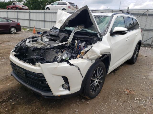 Foto 2 de la subasta – 2017 TOYOTA HIGHLANDER con VIN 5TDKZRFH8HS513294