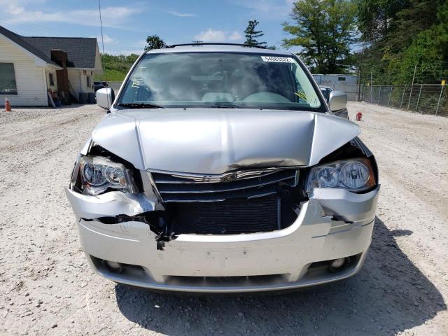 Photo 9 from auction – 2010 CHRYSLER TOWN & COU with VIN 2A4RR5D13AR366209