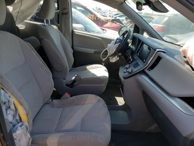 Photo 5 from auction – 2018 TOYOTA SIENNA L with VIN 5TDZZ3DC6JS921656