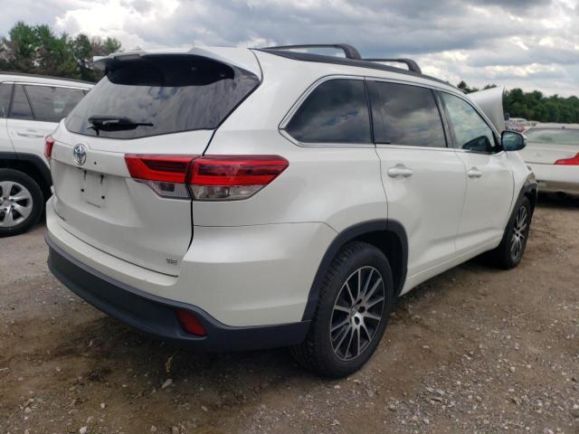 Foto 4 de la subasta – 2017 TOYOTA HIGHLANDER con VIN 5TDKZRFH8HS513294