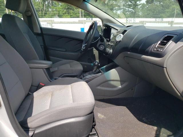 Photo 5 from auction – 2017 KIA FORTE LX with VIN 3KPFK4A75HE149191