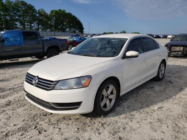 Photo 2 from auction – 2014 VOLKSWAGEN PASSAT S with VIN 1VWAT7A3XEC038304