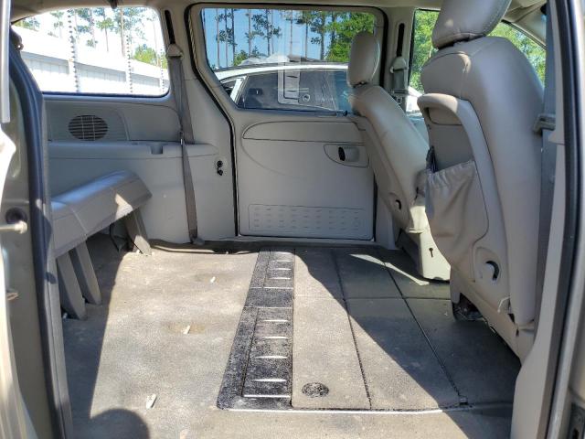 Photo 6 from auction – 2006 CHRYSLER TOWN & COU with VIN 2A4GP44RX6R823473