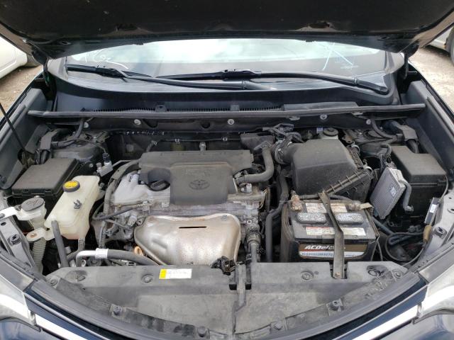 Photo 7 from auction – 2017 TOYOTA RAV4 XLE with VIN 2T3RFREV2HW601528