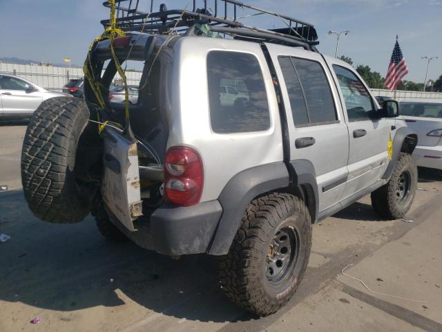 Photo 4 from auction – 2006 JEEP LIBERTY SP with VIN 1J4GL48K26W152526