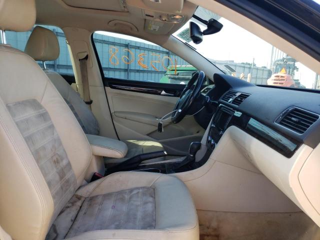 Photo 5 from auction – 2014 VOLKSWAGEN PASSAT SEL with VIN 1VWCM7A36EC088980