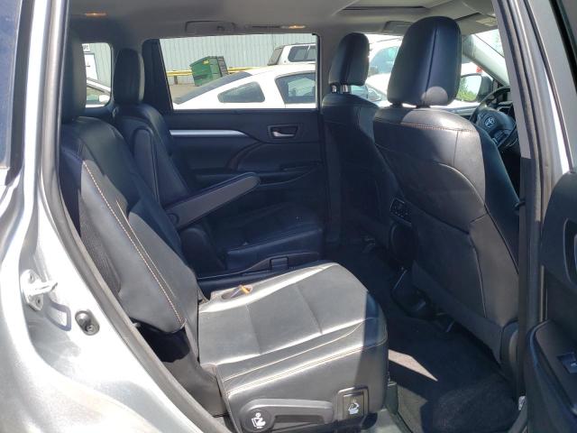 Photo 6 from auction – 2018 TOYOTA HIGHLANDER with VIN 5TDKZRFH4JS541647