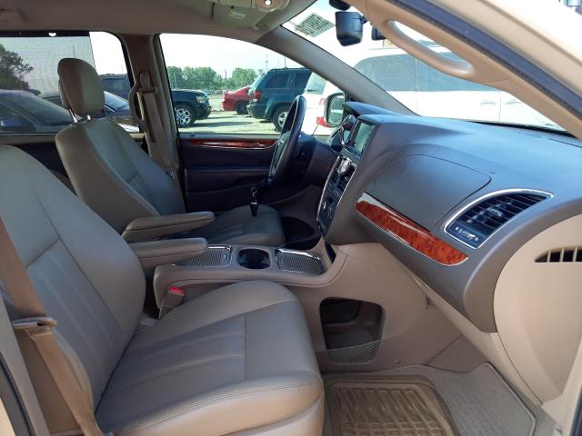 Photo 5 from auction – 2016 CHRYSLER TOWN & COU with VIN 2C4RC1CG6GR253563