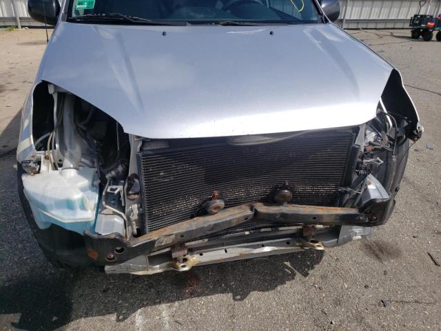 Photo 9 from auction – 2004 TOYOTA RAV4 with VIN JTEGD20V240022349