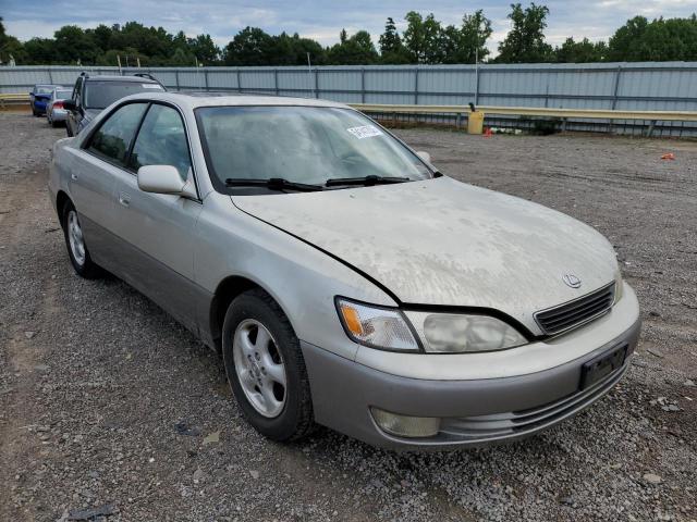 LEXUS ES 300 1998 with VIN JT8BF28G0W5014060 - Photo from auction
