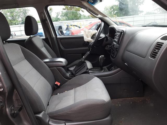 Photo 5 from auction – 2005 FORD ESCAPE XLS with VIN 1FMYU02Z95KC50637