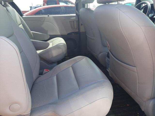 Photo 6 from auction – 2018 TOYOTA SIENNA XLE with VIN 5TDYZ3DC0JS919820