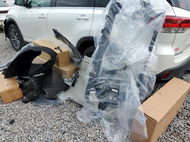 Photo 10 from auction – 2018 GENESIS G90 PREMIU with VIN KMHG34JA0JU039665