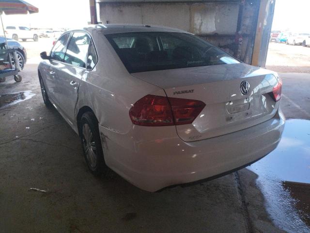Photo 3 from auction – 2015 VOLKSWAGEN PASSAT S with VIN 1VWAT7A32FC076031