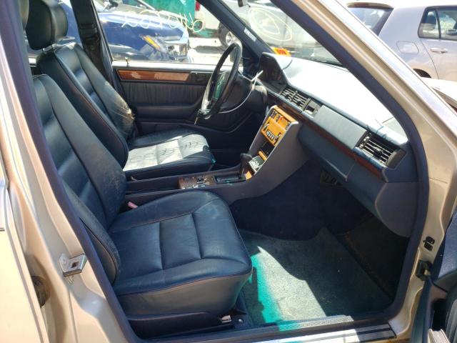Photo 5 from auction – 1992 MERCEDES-BENZ 300 E with VIN WDBEA30D5NB653280