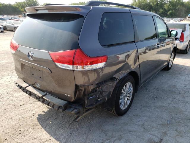Photo 9 from auction – 2014 TOYOTA SIENNA XLE with VIN 5TDYK3DC3ES451463