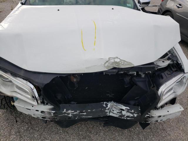 Photo 7 from auction – 2016 CHRYSLER 300C with VIN 2C3CCAEG0GH189744