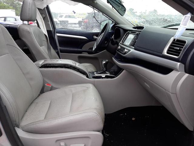 Photo 5 from auction – 2017 TOYOTA HIGHLANDER with VIN 5TDJZRFH3HS399409