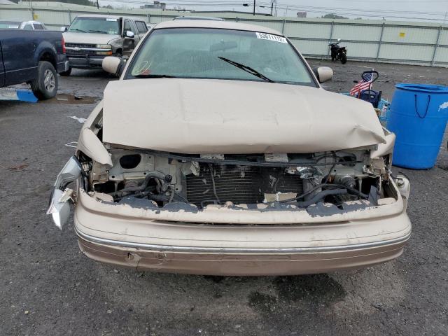 Photo 9 from auction – 1997 FORD CROWN VICT with VIN 2FALP74W6VX197674