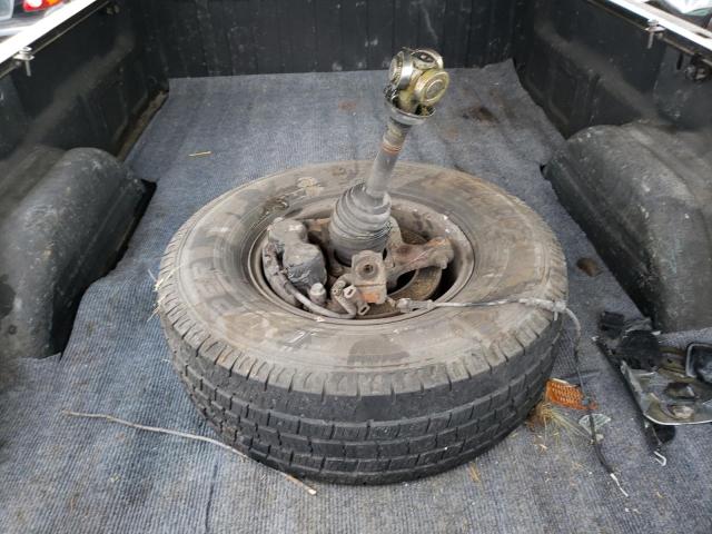 Photo 9 from auction – 2002 GMC SIERRA K25 with VIN 1GTHK24U12E296013