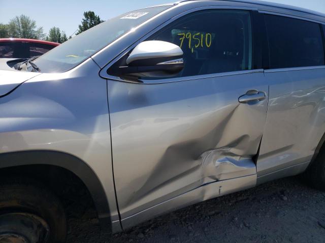 Photo 9 from auction – 2018 TOYOTA HIGHLANDER with VIN 5TDKZRFH4JS541647