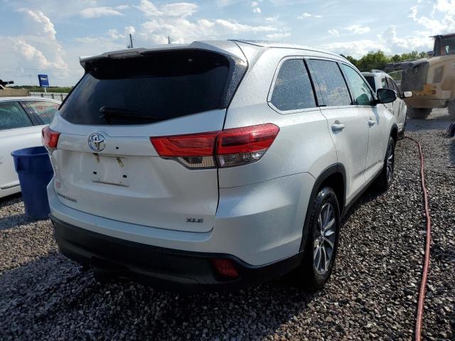 Photo 4 from auction – 2019 TOYOTA HIGHLANDER with VIN 5TDKZRFH2KS352075