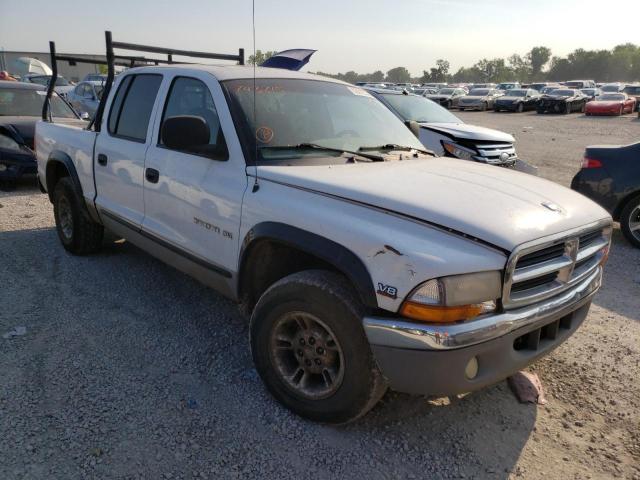DODGE DAKOTA QUA 2000 with VIN 1B7GL2AN8YS743615 - Photo from auction
