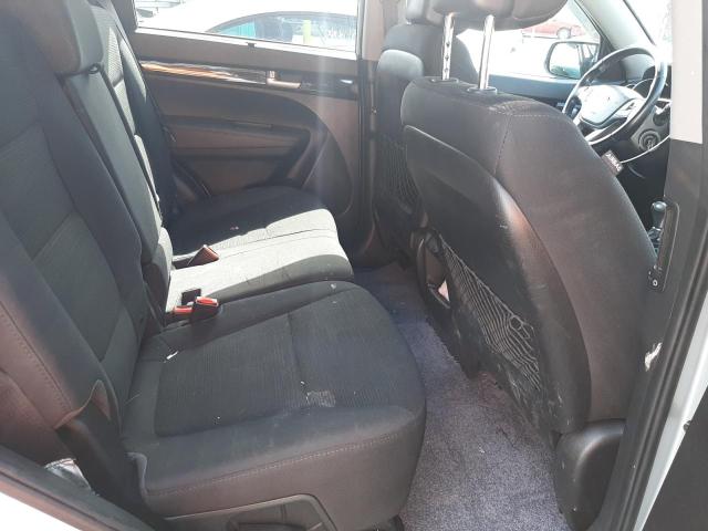 Photo 6 from auction – 2015 KIA SORENTO LX with VIN 5XYKTCA62FG586627