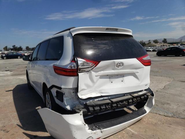 Photo 9 from auction – 2017 TOYOTA SIENNA LE with VIN 5TDKZ3DCXHS796463