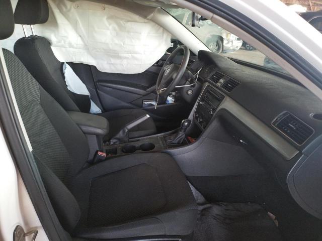 Photo 5 from auction – 2015 VOLKSWAGEN PASSAT S with VIN 1VWAT7A32FC076031