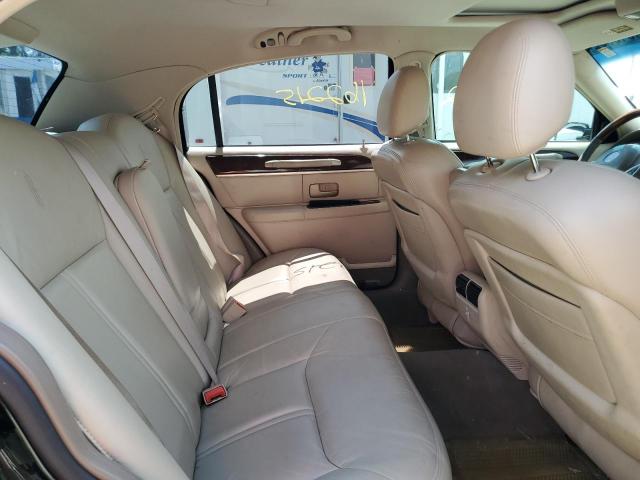 Photo 6 from auction – 2004 LINCOLN TOWN CAR U with VIN 1LNHM83W04Y648270