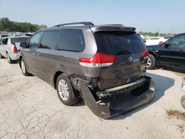 Photo 3 from auction – 2014 TOYOTA SIENNA XLE with VIN 5TDYK3DC3ES451463