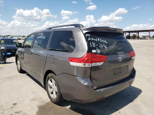 Photo 3 from auction – 2013 TOYOTA SIENNA LE with VIN 5TDKK3DC4DS404432