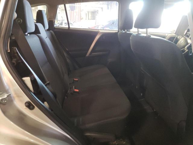 Photo 6 from auction – 2018 TOYOTA RAV4 LE with VIN JTMBFREV4JJ246285