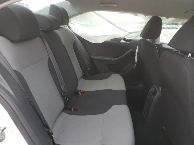 Photo 6 from auction – 2017 VOLKSWAGEN JETTA S with VIN 3VW2B7AJ2HM306030