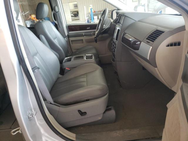 Photo 5 from auction – 2010 CHRYSLER TOWN & COU with VIN 2A4RR5DX6AR124034