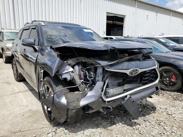 TOYOTA HIGHLANDER 2022 with VIN 5TDGZRBH2NS565589 - Photo from auction