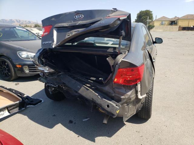 Photo 9 from auction – 2010 KIA FORTE EX with VIN KNAFU4A29A5807589
