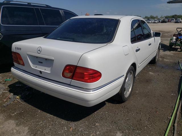 Photo 4 from auction – 1999 MERCEDES-BENZ E 320 with VIN WDBJF65H4XA916915