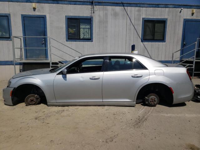 Photo 9 from auction – 2020 CHRYSLER 300 S with VIN 2C3CCABG0LH158475
