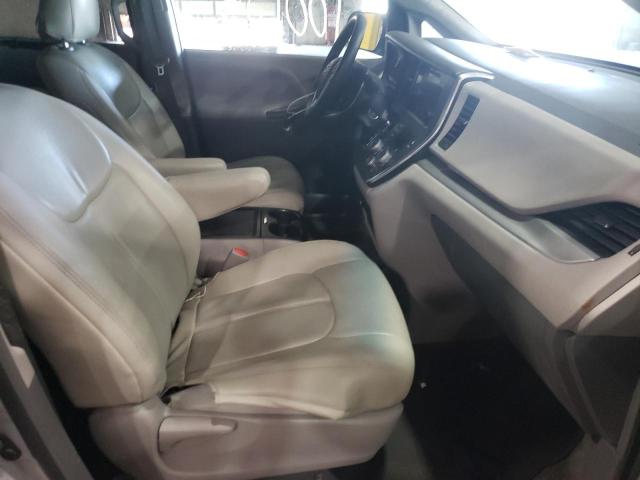 Photo 5 from auction – 2016 TOYOTA SIENNA LE with VIN 5TDKK3DC3GS694375